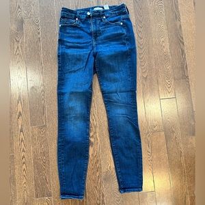 Good American women’s skinny jeans, size 4